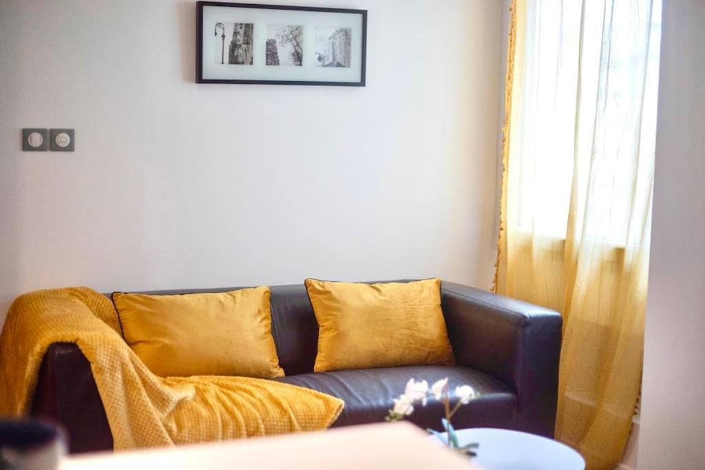 T2 Cosy & Moderne Avec Parking Prive Gratuit A Villeurbanne Exterior photo