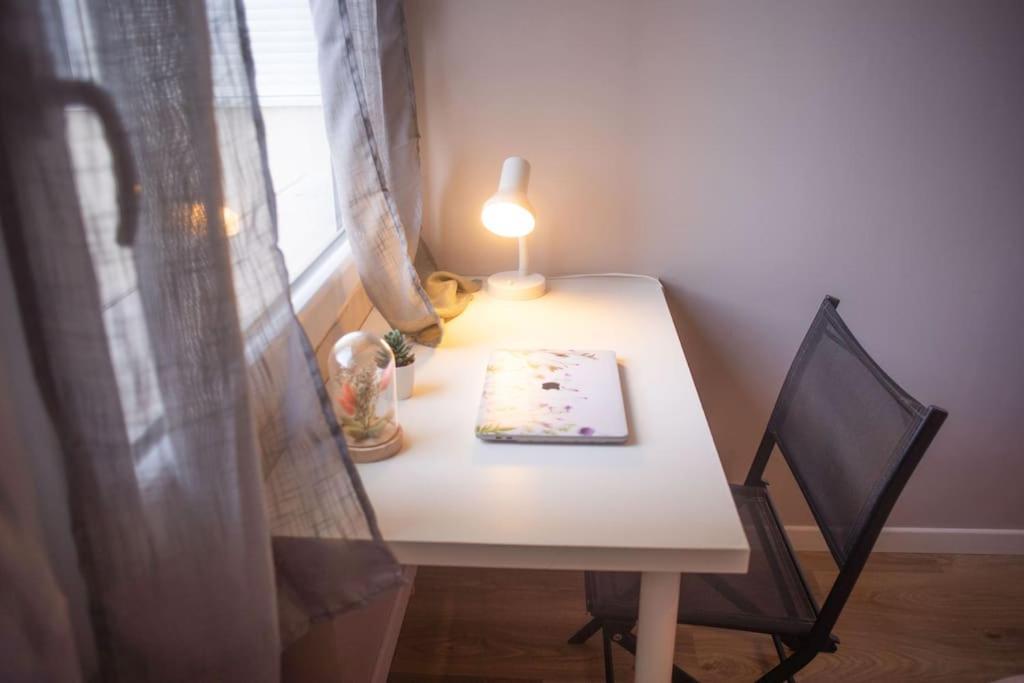 T2 Cosy & Moderne Avec Parking Prive Gratuit A Villeurbanne Exterior photo